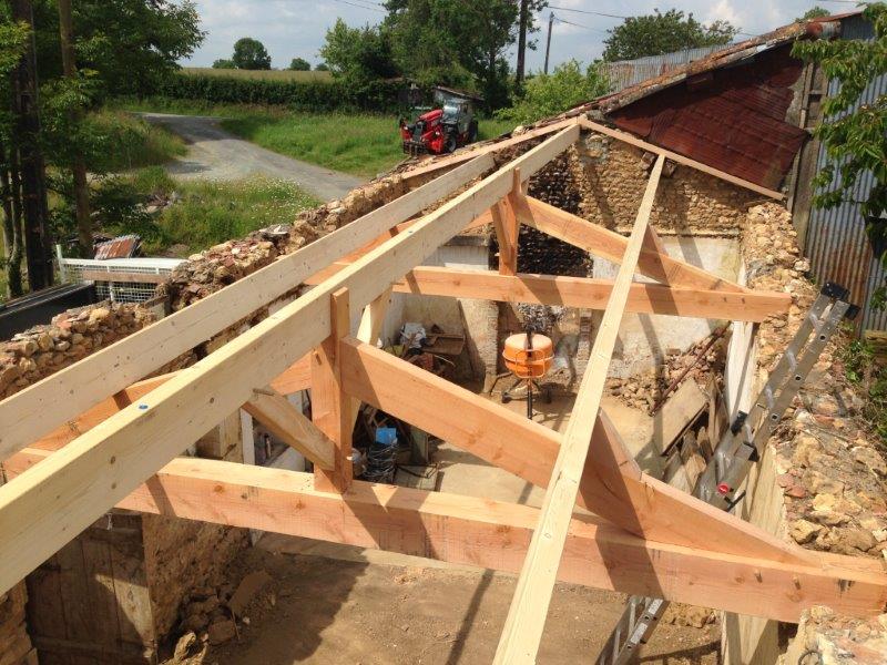 Restauration et couverture près de Parthenay